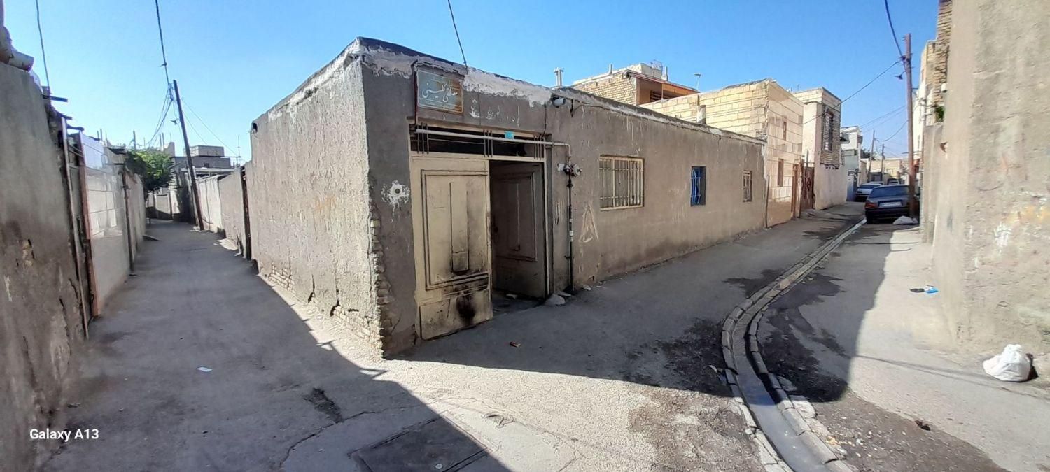 فروش ۲۵۰ متر زمین خانه کلنگی ویلایی سر2نبش معقول۲۴|فروش خانه و ویلا|مشهد, شهید معقول|دیوار