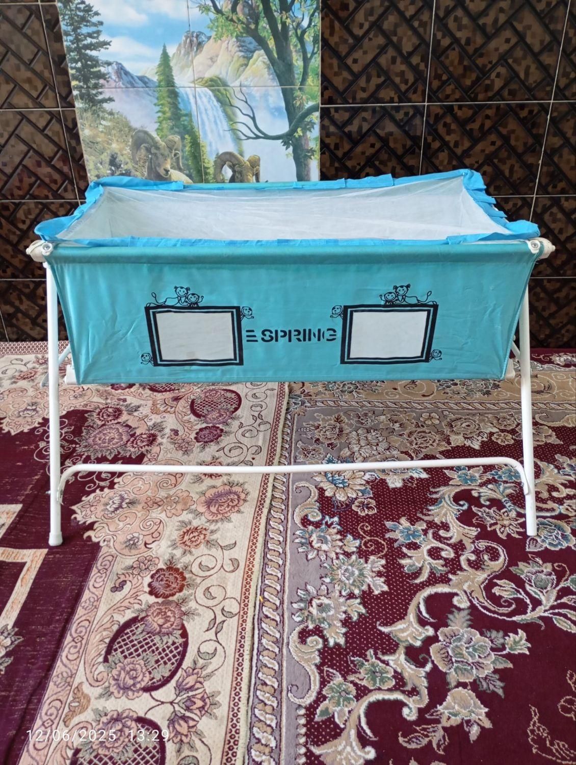 یک عدد گهواره یک عدد کالسکه و راهروهک|اسباب و اثاث بچه|قرچک, |دیوار