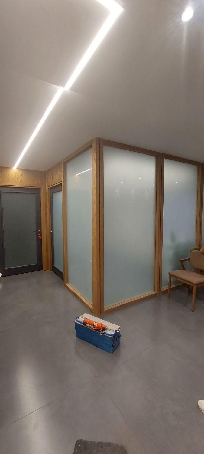 خدمات تعمیر و نصب شیشه سکوریت درب برقی کرکرای|خدمات پیشه و مهارت|شیراز, دارالرحمه|دیوار