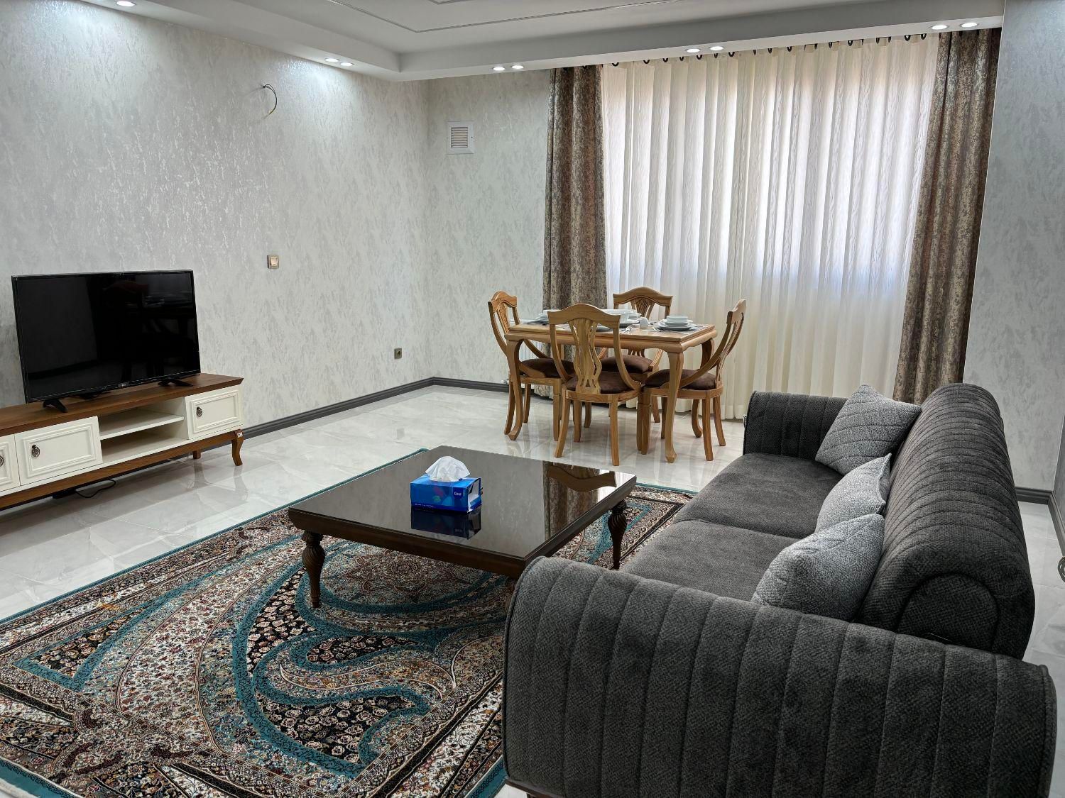 اجاره آپارتمان مبله نوساز|اجارهٔ کوتاه‌مدت آپارتمان و سوئیت|شیراز, فرهنگ شهر|دیوار