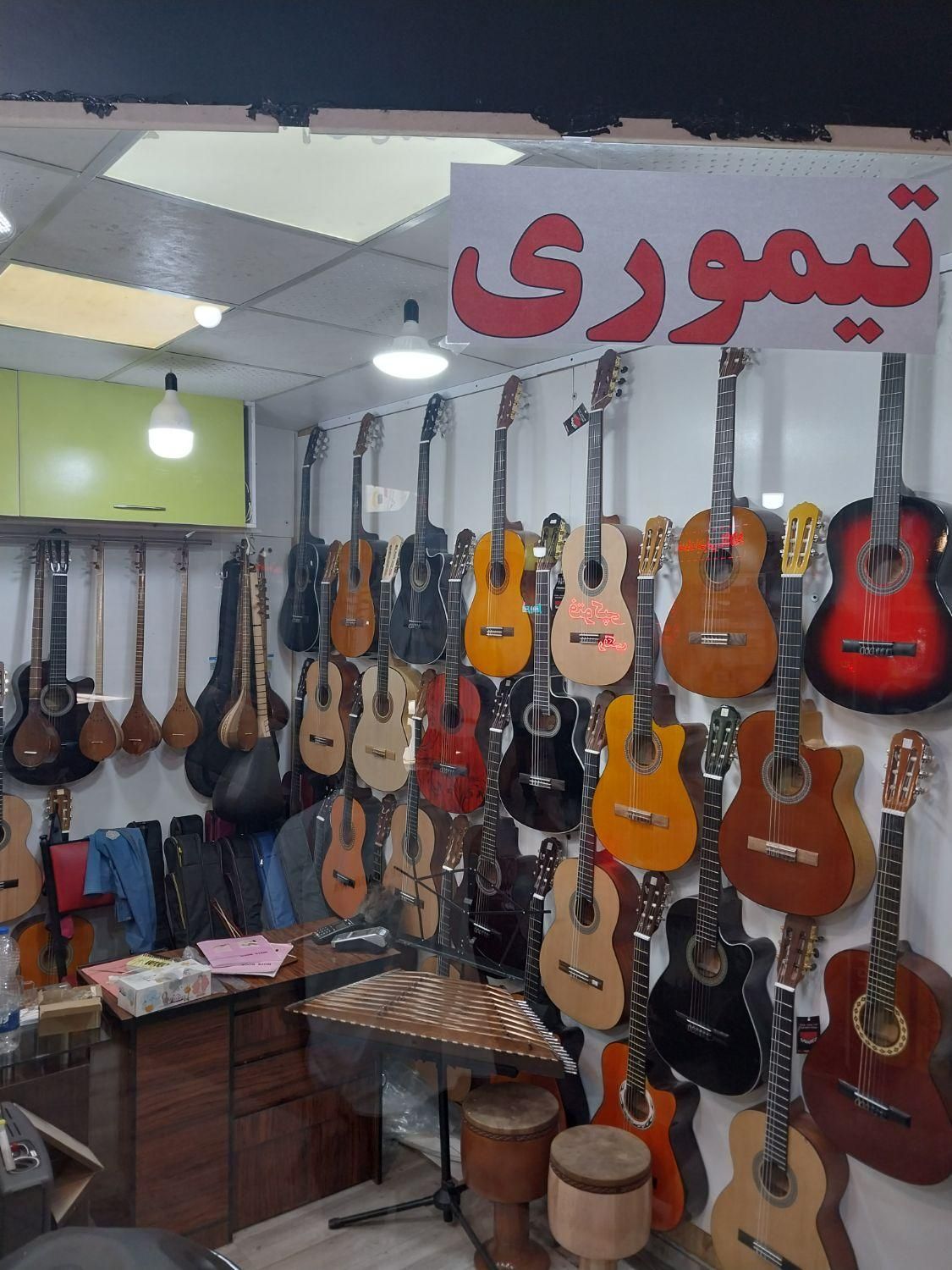 موسیقی آلات تیموری|گیتار، بیس، امپلیفایر|اردبیل, |دیوار