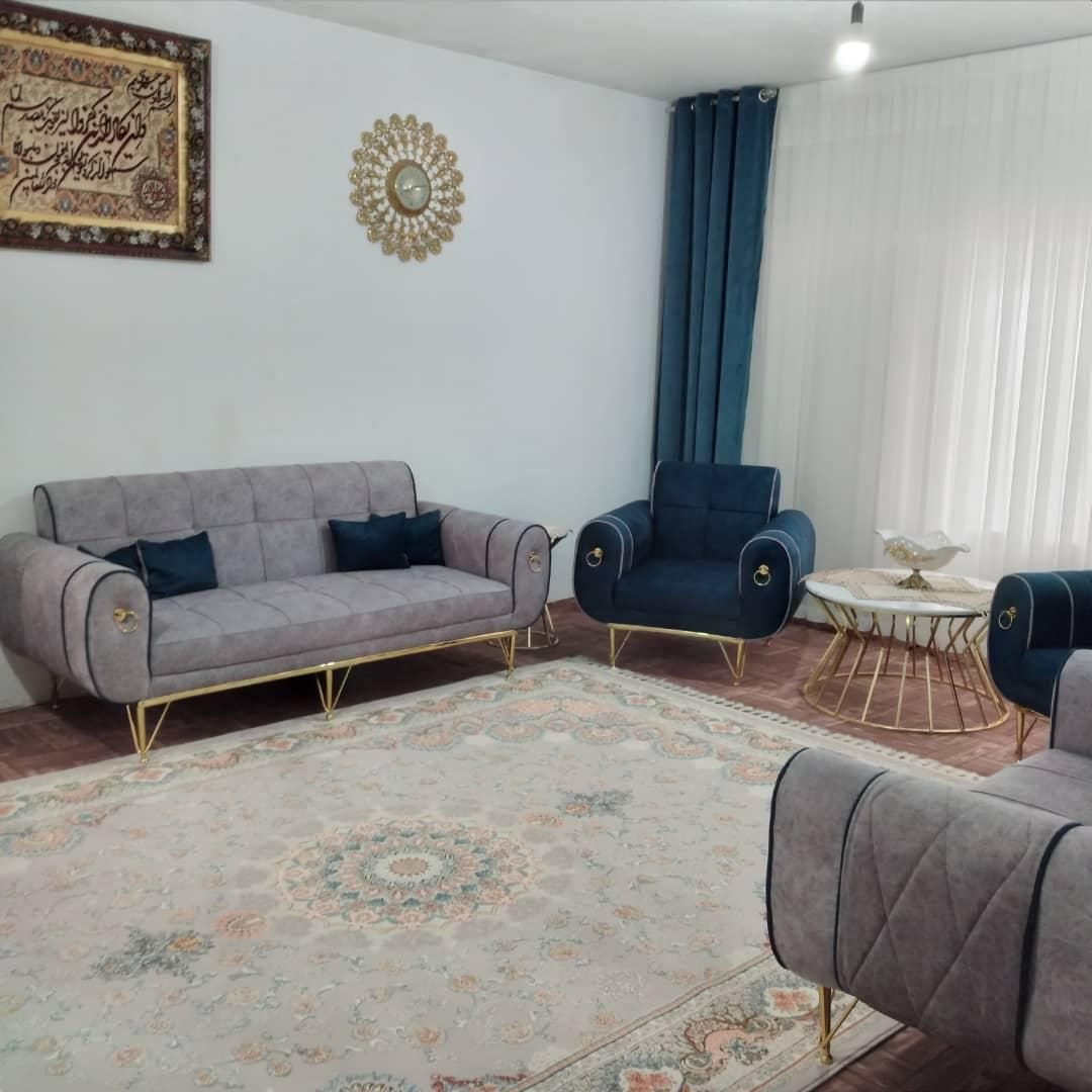 چستر پایه استیل|مبلمان خانگی و میز عسلی|ملایر, |دیوار