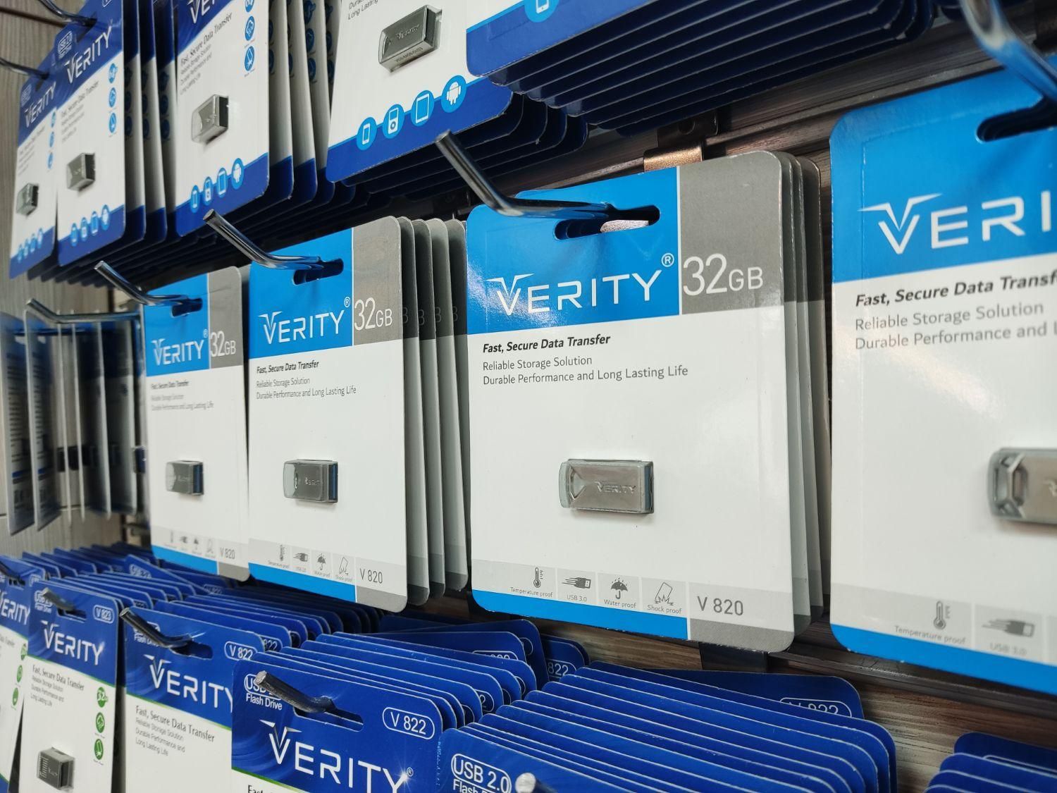 فلش۶۴ گیگ USB3  اصلی گارانتی تعویض|قطعات و لوازم جانبی رایانه|نیشابور, مدرس|دیوار