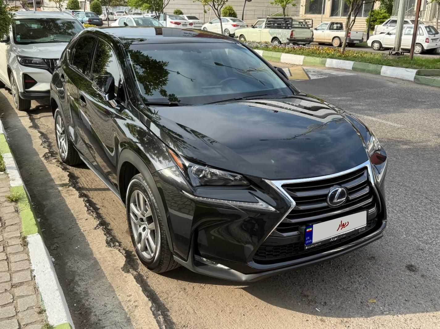 لکسوس NX 300 H 300، مدل ۲۰۱۷|خودرو سواری و وانت|رشت, باقرآباد|دیوار