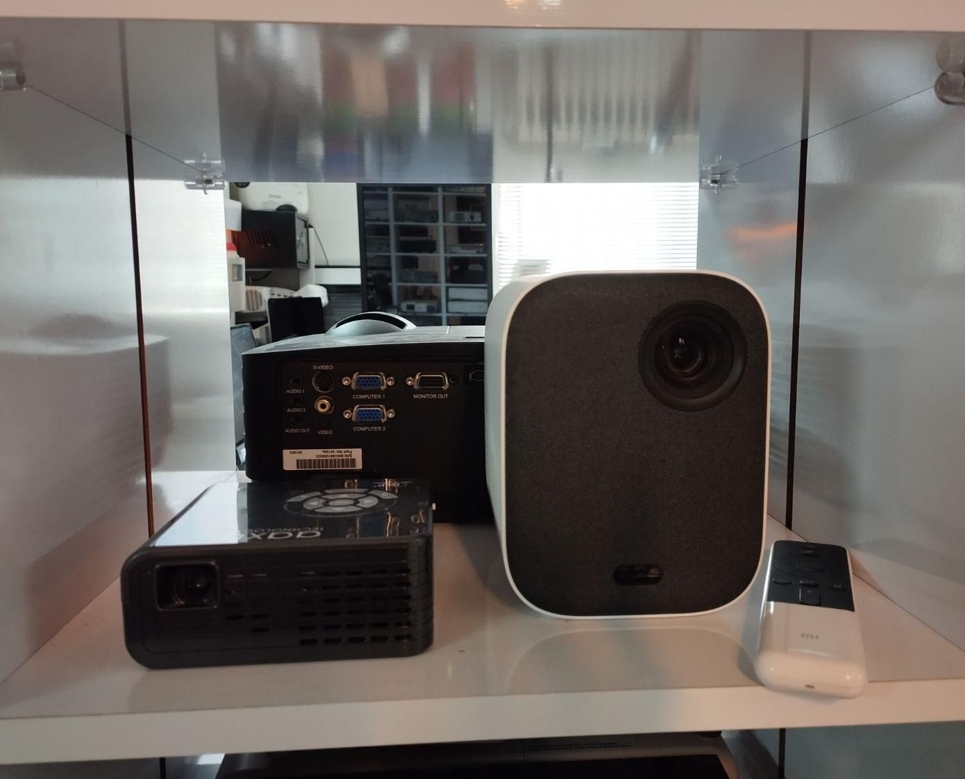 انواع ویدئو پروژکتور تماشا ویدیو نو استوک|تلویزیون و پروژکتور|اصفهان, آبشار|دیوار