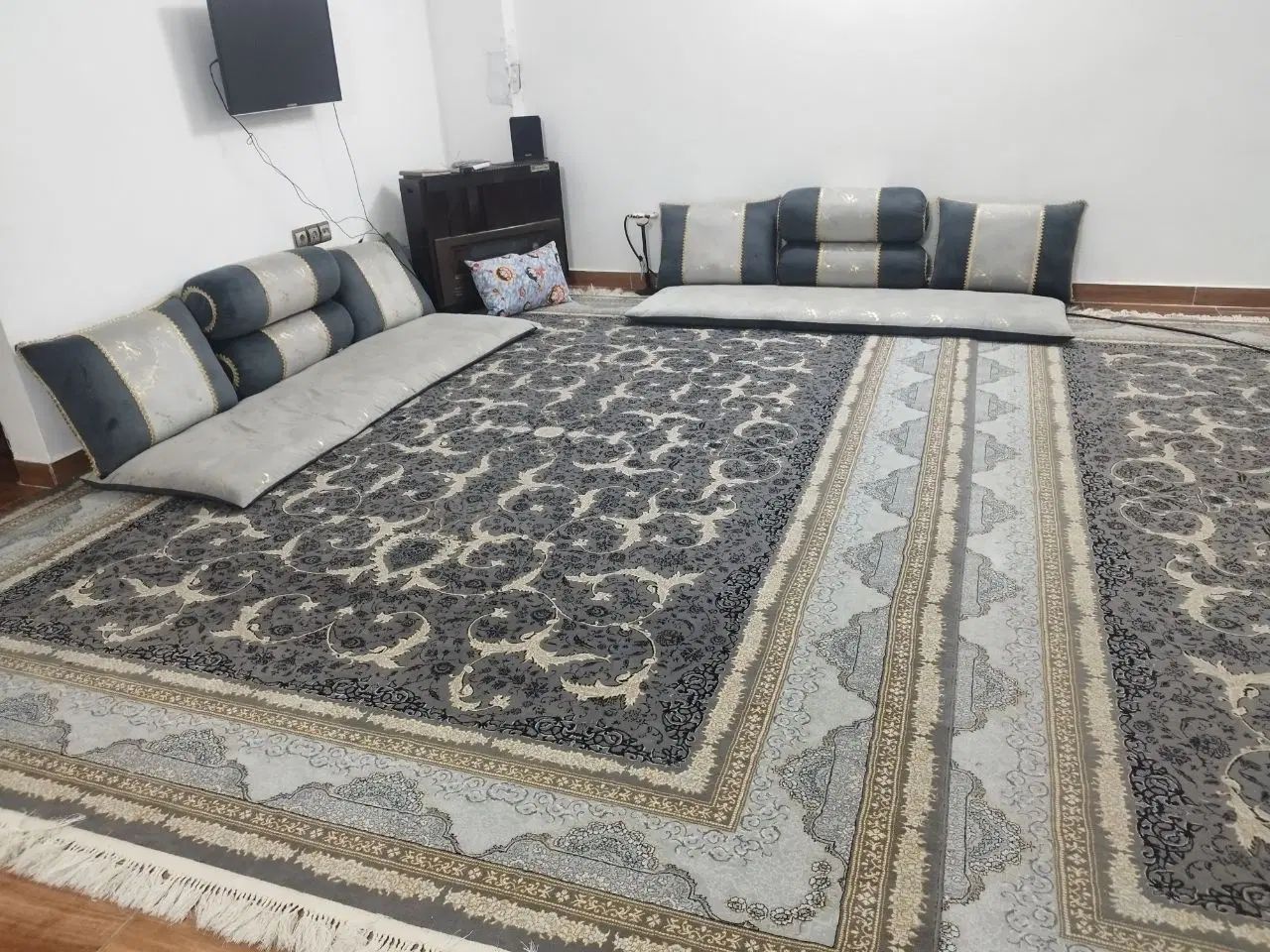 پشتی کناره شاه نشینی|مبلمان خانگی و میز عسلی|مشهد, منزل آباد|دیوار