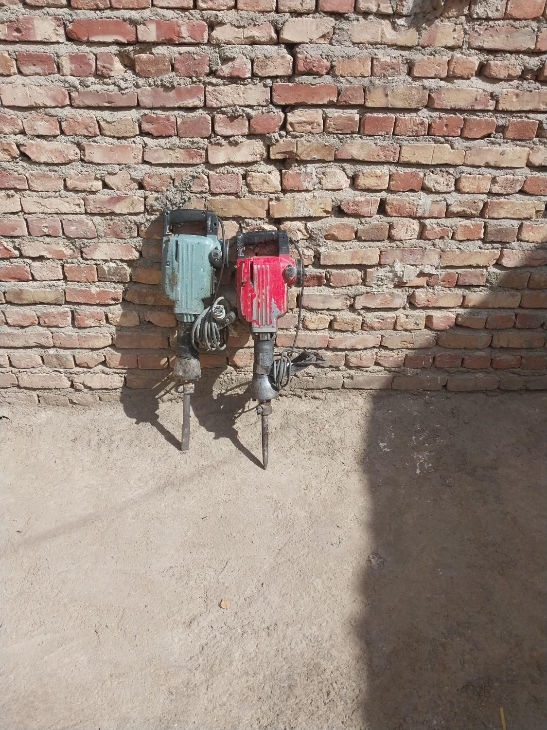 تخریب وکنده کاری باپیکور|خدمات پیشه و مهارت|زاهدان, |دیوار