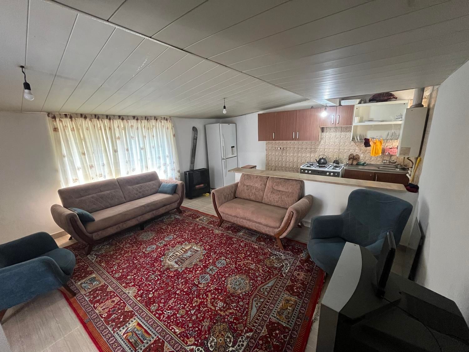 ویلا دربست لب دریا(ماهیانه هم اجاره میدم)|اجارهٔ کوتاهمدت ویلا و باغ|چالوس, |دیوار