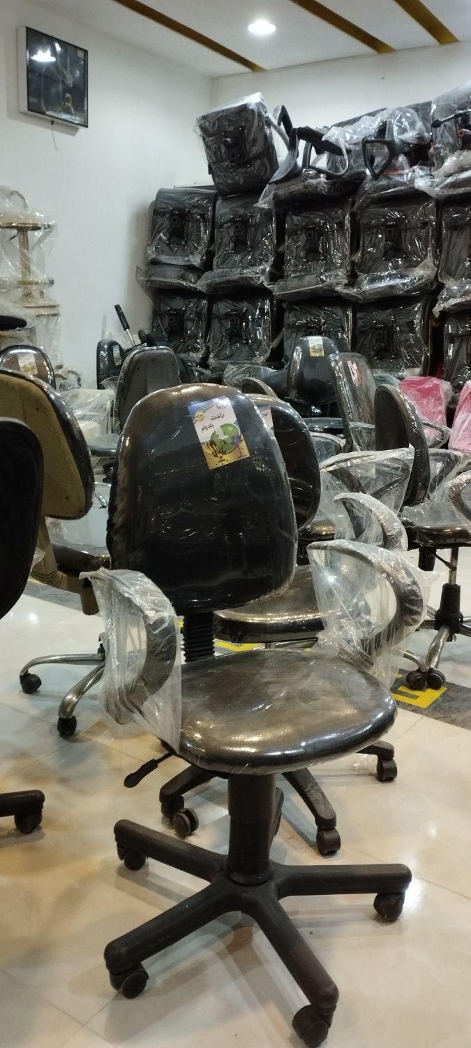 صندلی صدفی پایه فلزی|صندلی و نیمکت|مشهد, عبادی|دیوار