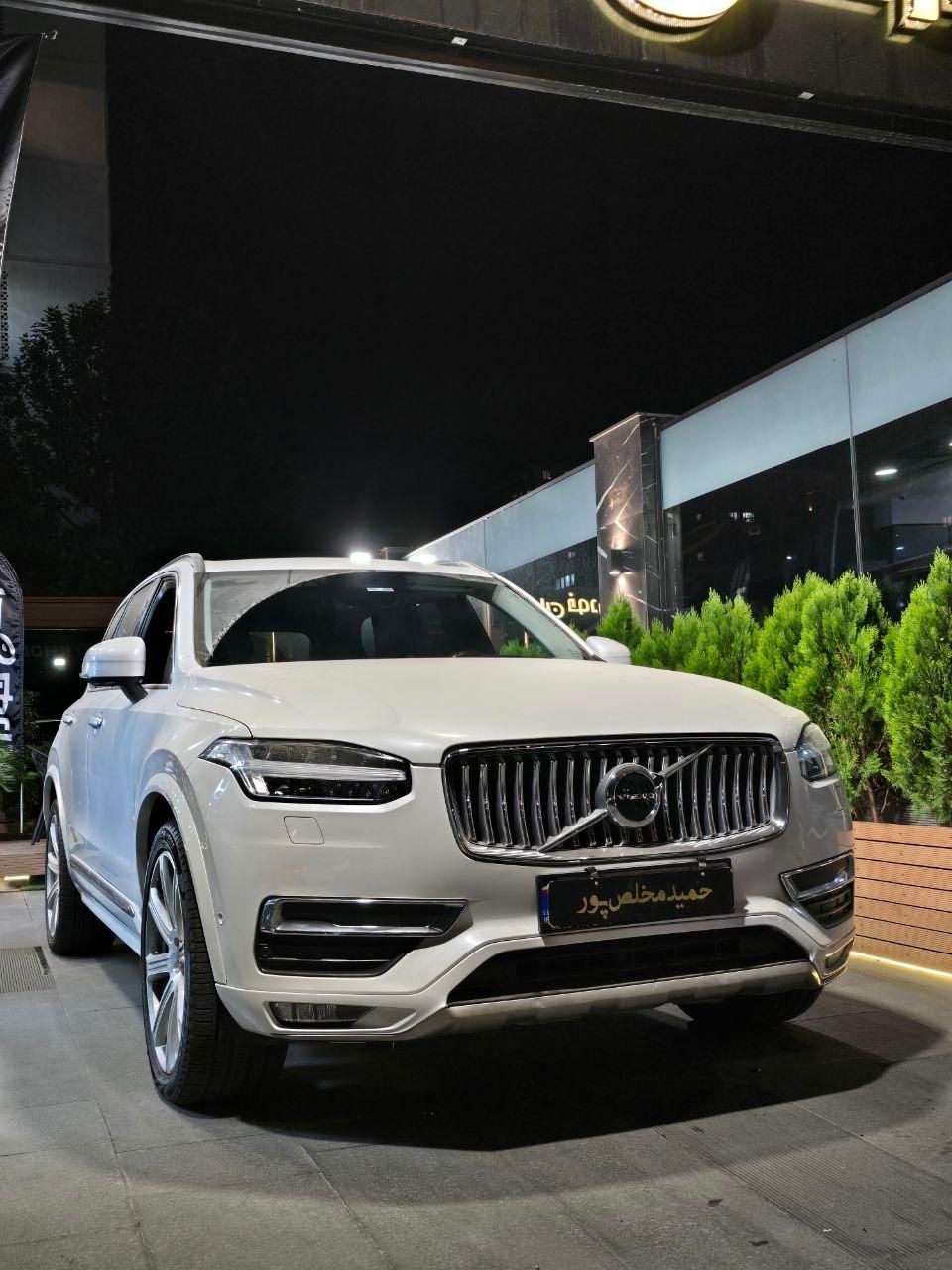 ولوو XC90 اینسکریپشن فول ۲۰۱۷ بیرنگ کارکرد ۱۳۴|سواری و وانت|تهران, سعادت‌آباد|دیوار