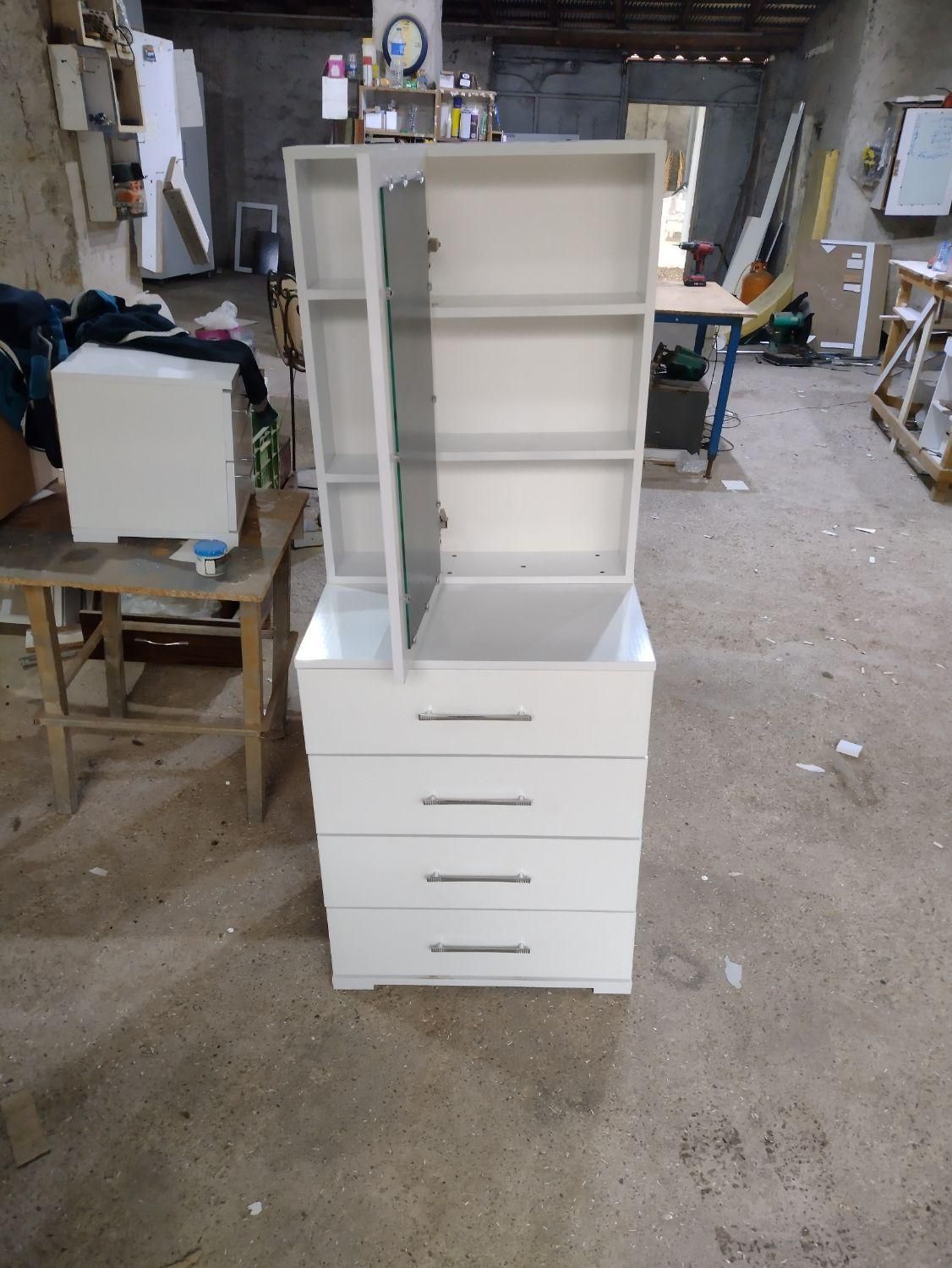 میزآرایش۴کشو سایز متوسط|جاکفشی، کمد، دراور|رشت, آب آسیاب|دیوار