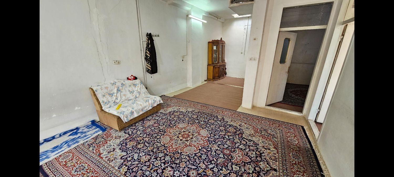 منزل مسکونی کلنگی قابل سکونت حیاط دار 134 متری|فروش زمین و ملک کلنگی|اصفهان, فروردین|دیوار