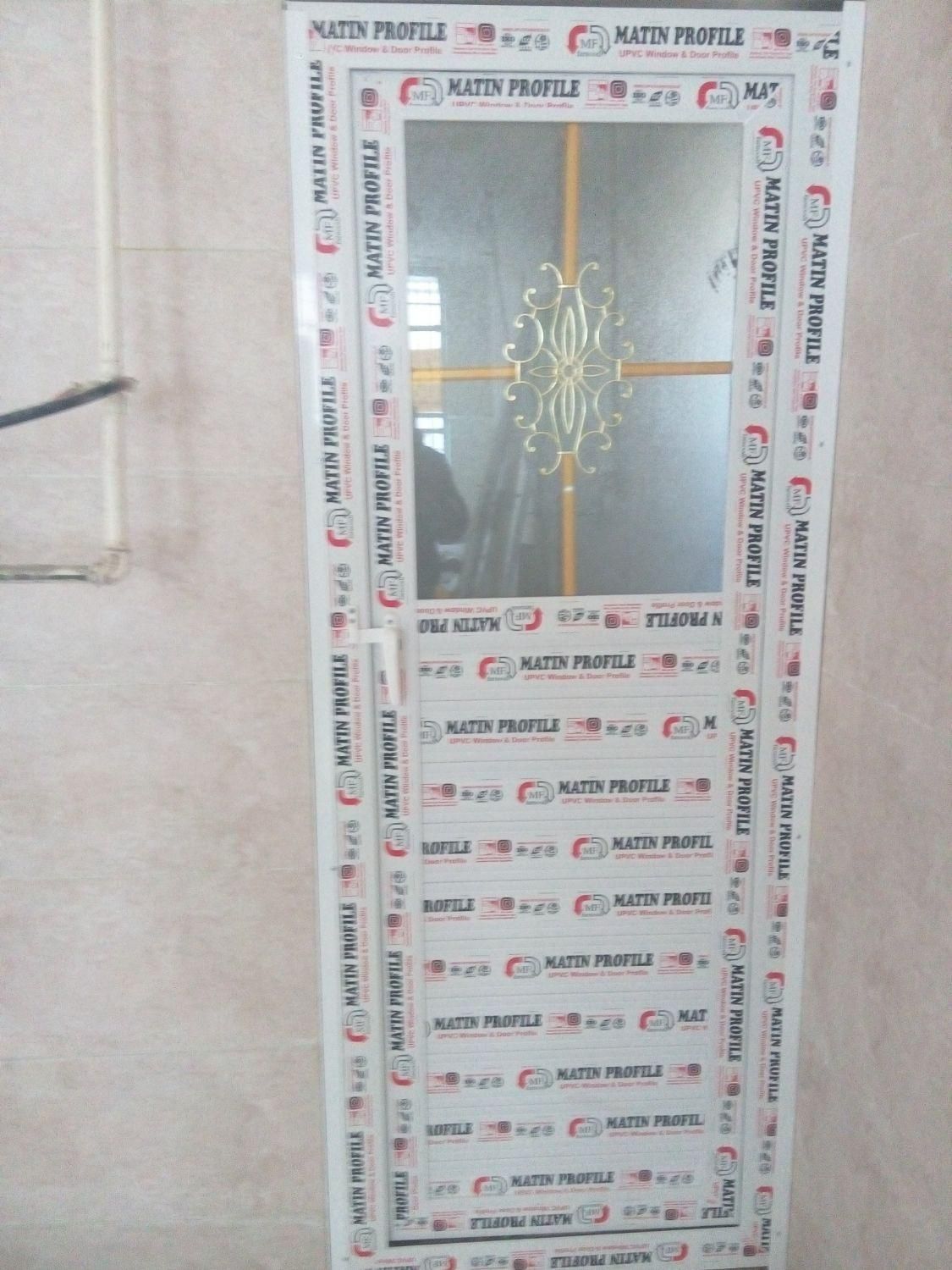 درب آماده ی نصب+دوجداره%upvc در حمام%آلومینیومی|مصالح و تجهیزات ساختمان|شیراز, شهرک فرهنگیان|دیوار