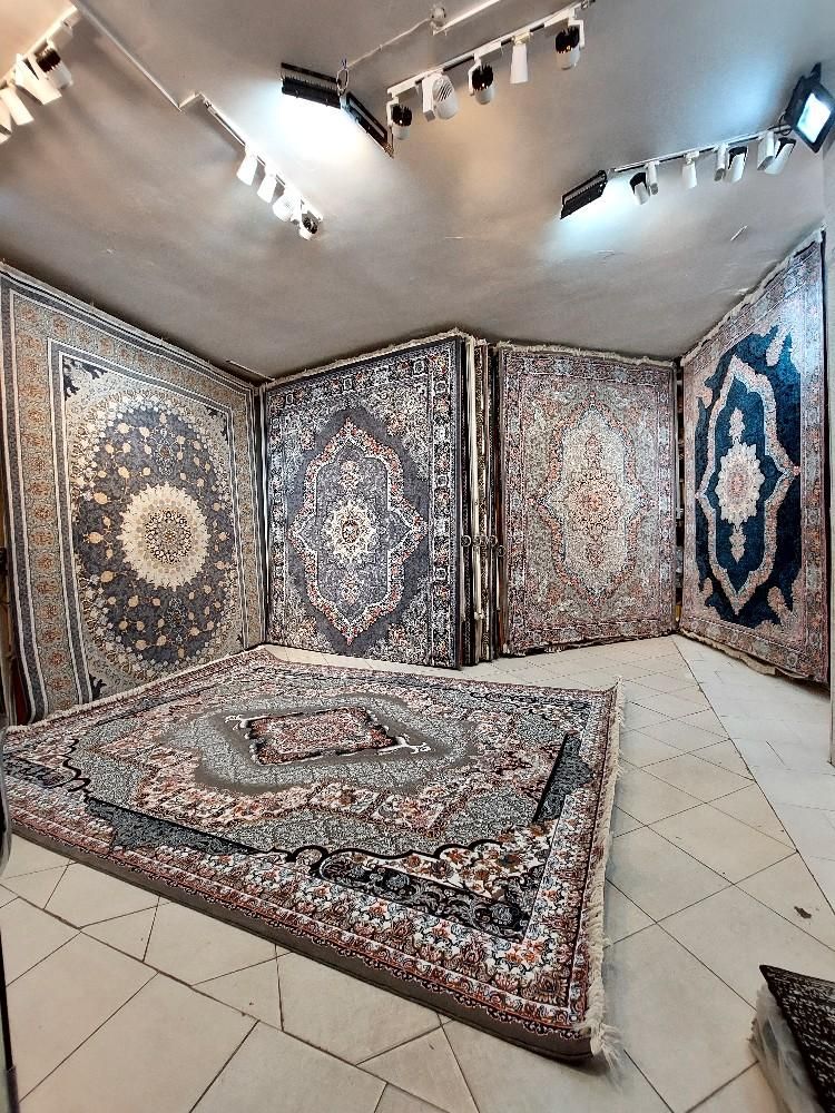 فرش۱۲متری مرکزی ۷۰۰شانه اصل حاجی حسینی*طلاب*|فرش|مشهد, طلاب|دیوار