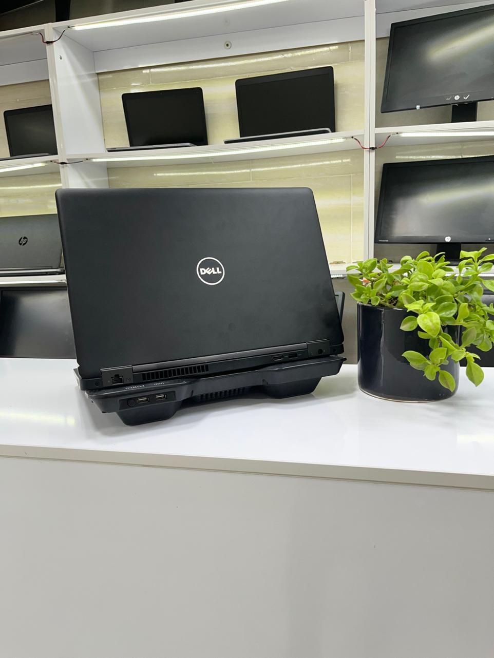 لپ تاپ Dell i5 نسل ۷ ( رادگستر ایستگاه ۴)|رایانه همراه|آبادان, |دیوار