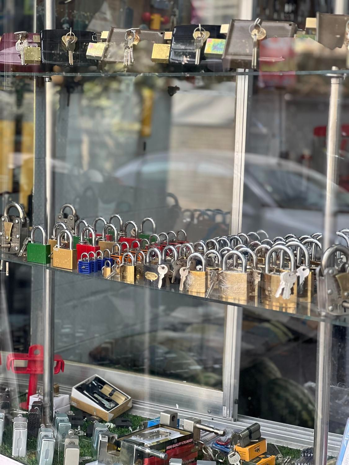 قفل‌کلیدسازی‌امیربازکردن قفل‌ساخت ریموت|خدمات پیشه و مهارت|شیراز, قصرالدشت|دیوار