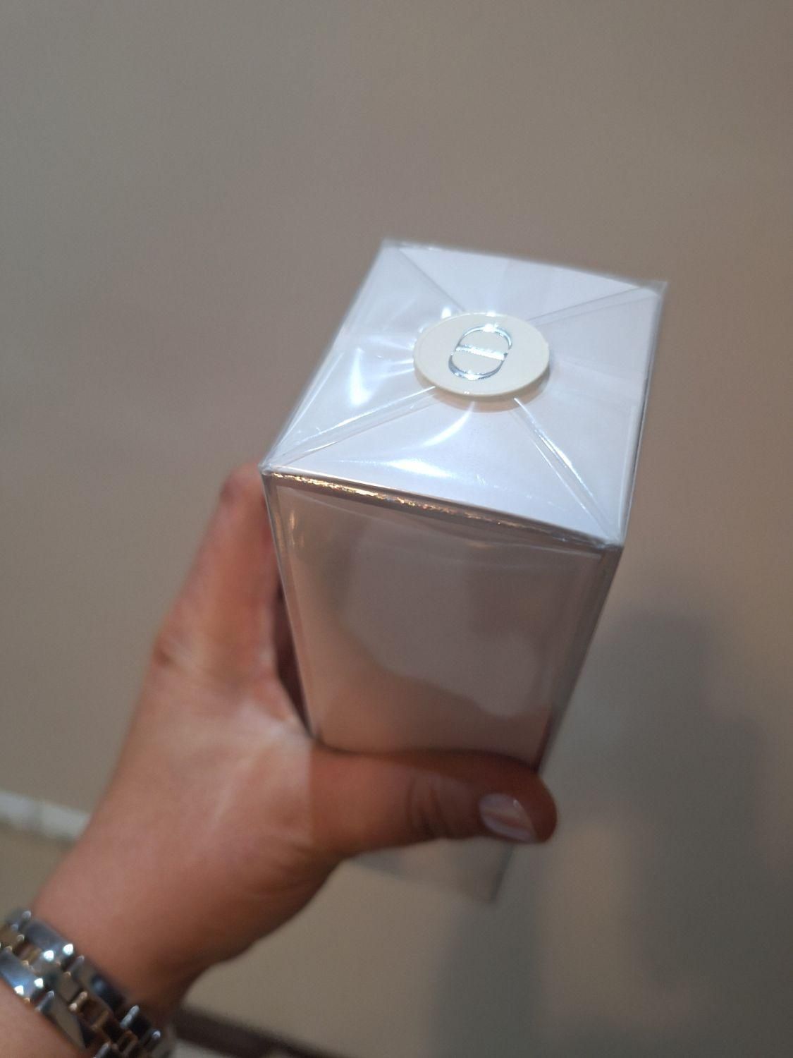 عطر دیور Addictنو مناسب هدیه تولد|آرایشی، بهداشتی، درمانی|تهران, حافظیه|دیوار