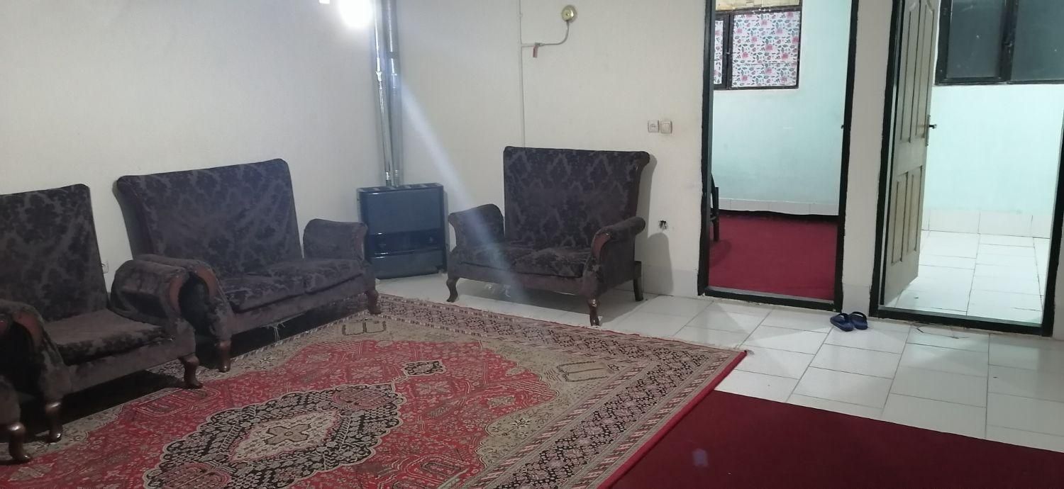 آپارتمان مبله با پارکینگ مرکز شهر|اجارهٔ کوتاه‌مدت آپارتمان و سوئیت|کرمان, |دیوار