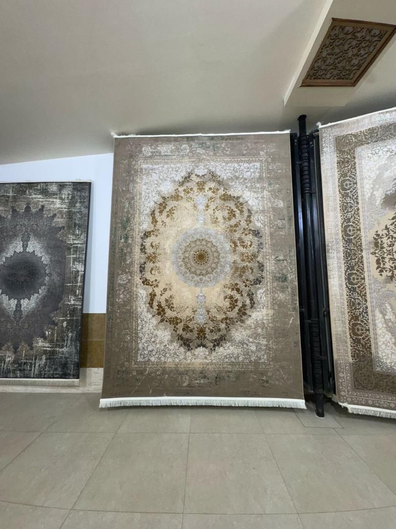 فرش کاشمر ۱۲۰۰شانه طرح سیلوا سبز پُر رنگ|فرش|شیراز, رکن‌آباد|دیوار