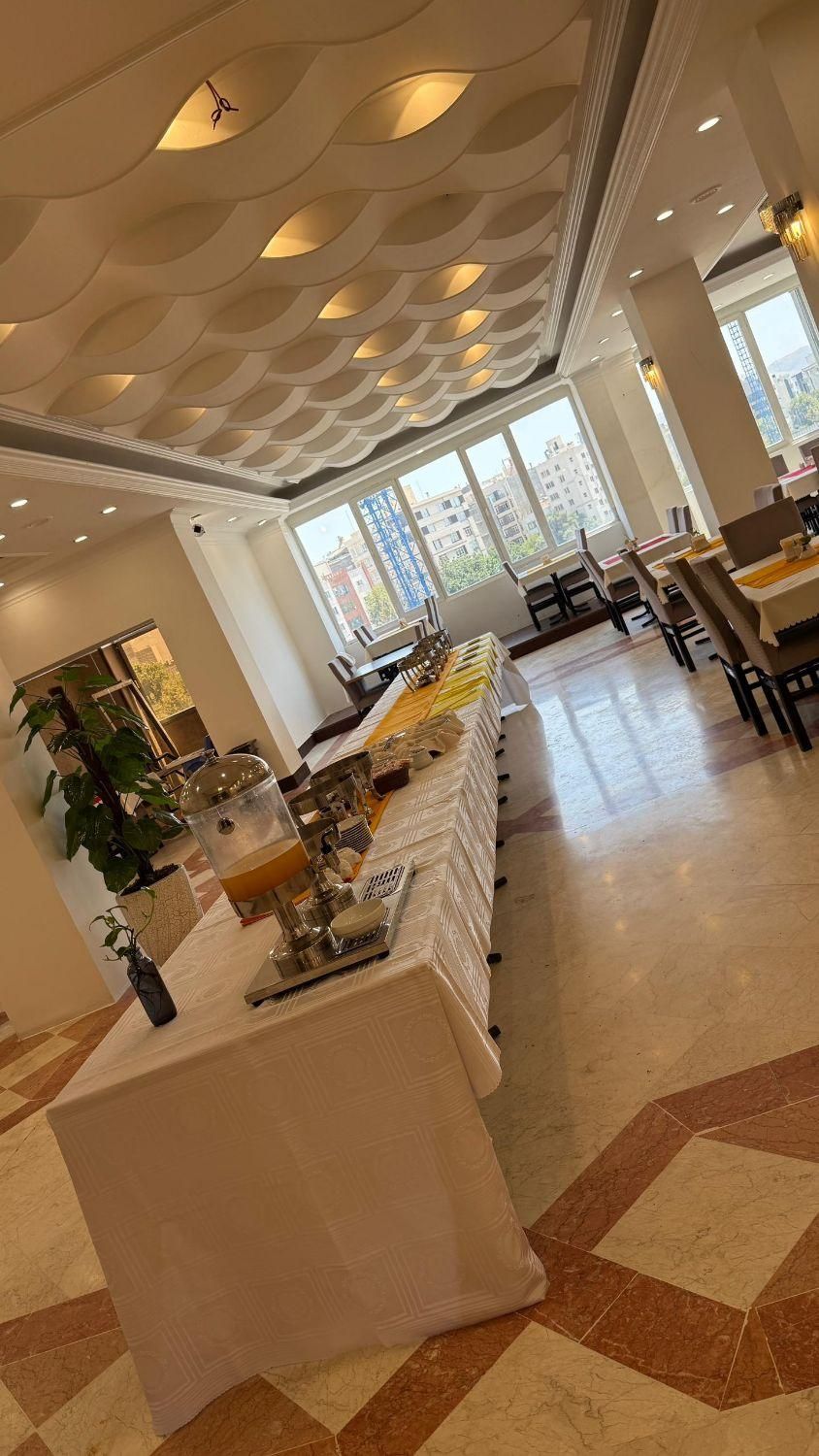 سالن پذیرایی رستوران هتل|خدمات پذیرایی، مراسم|مشهد, جانباز|دیوار