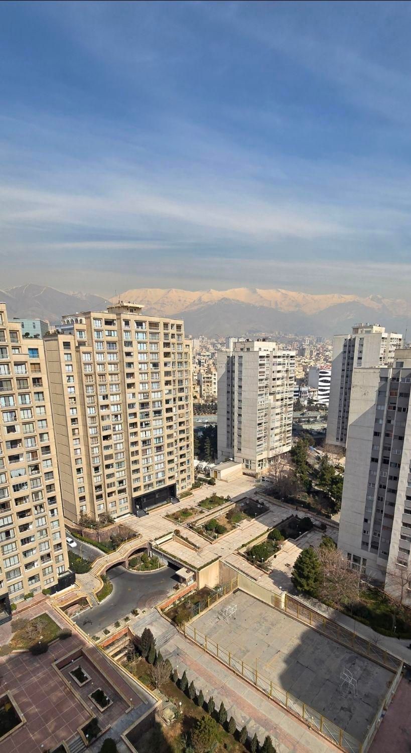 ۲۷۰ متر ۴ خواب برج و برج های هرمزان با ۲ پارکینگ|اجارهٔ آپارتمان|تهران, شهرک غرب|دیوار