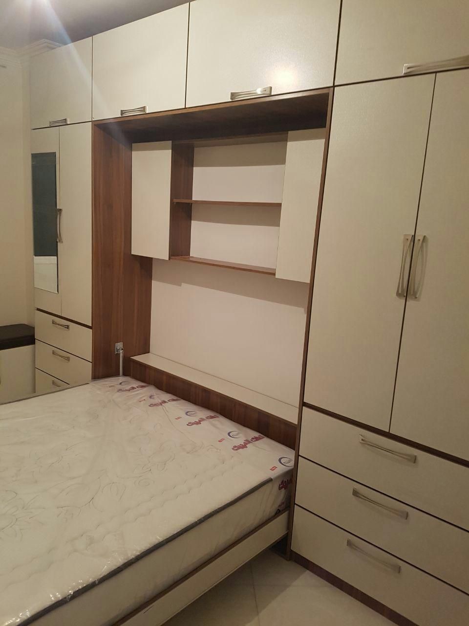 تخت تاشو در خانه کوچک|تخت و سرویس خواب|رشت, دیانتی|دیوار