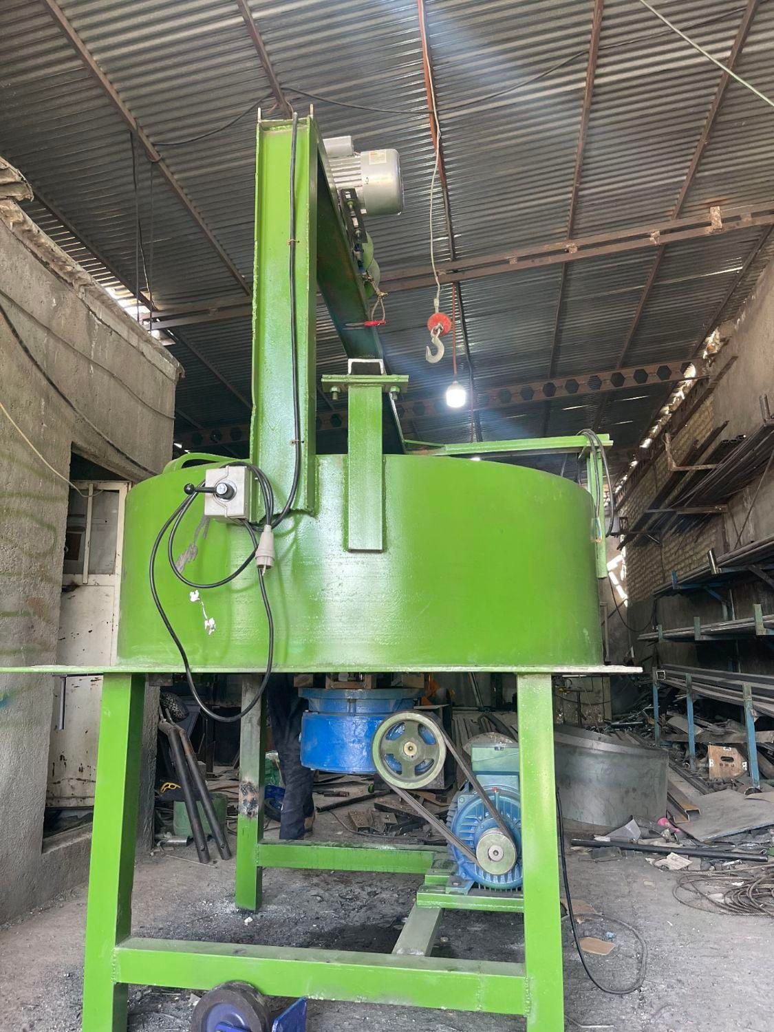 ناری ساز همزن بتن خلاطه میکسر بتونیر|ماشین‌آلات صنعتی|مشهد, خین عرب|دیوار