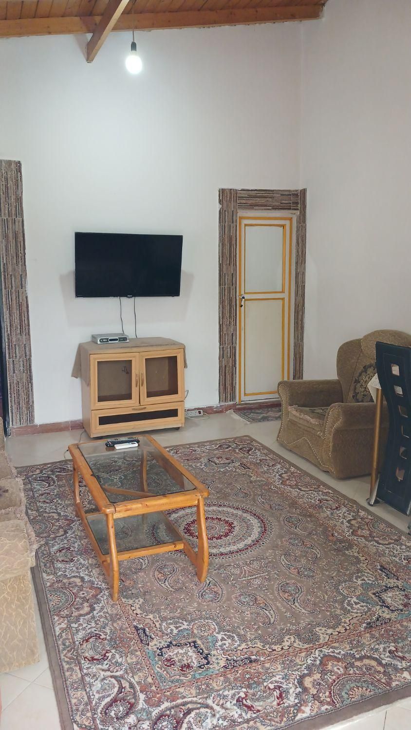 ویلا یک‌خواب دربست نزدیک ساحل شبانه و ماهانه|اجارهٔ کوتاه‌مدت ویلا و باغ|عباس‌آباد, |دیوار