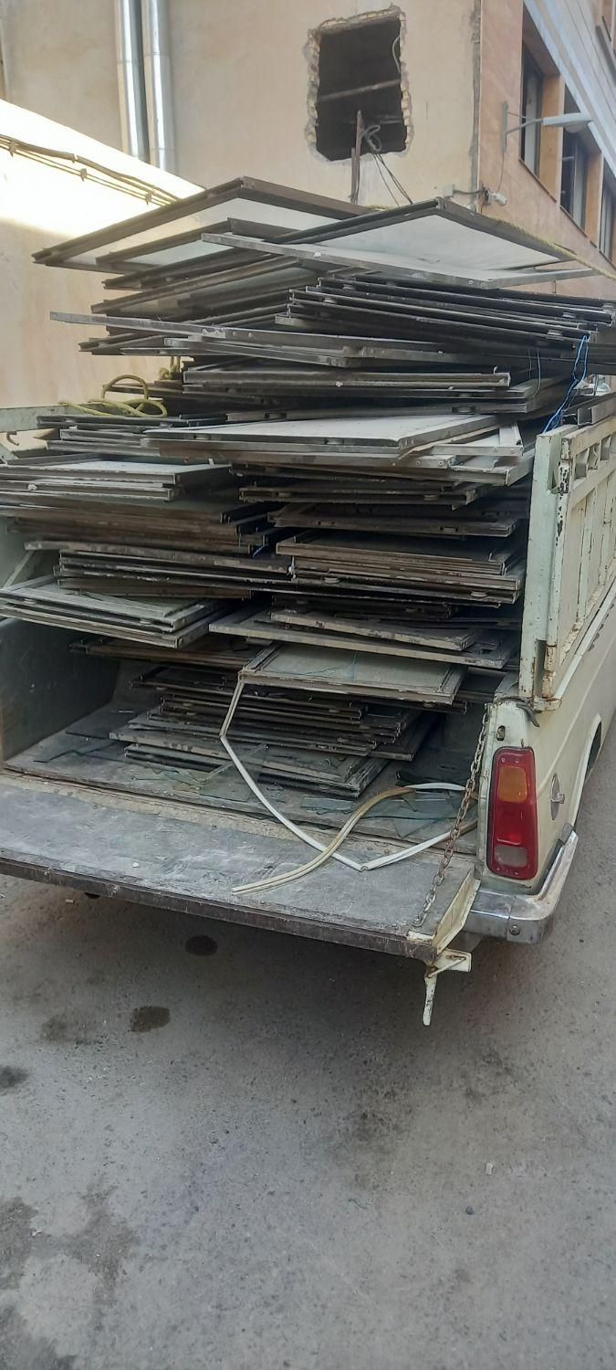 خرید ضایعات فلزی اهن آلومینیوم درپنجره کابینت وغیر|عمدهفروشی|مشهد, عبادی|دیوار