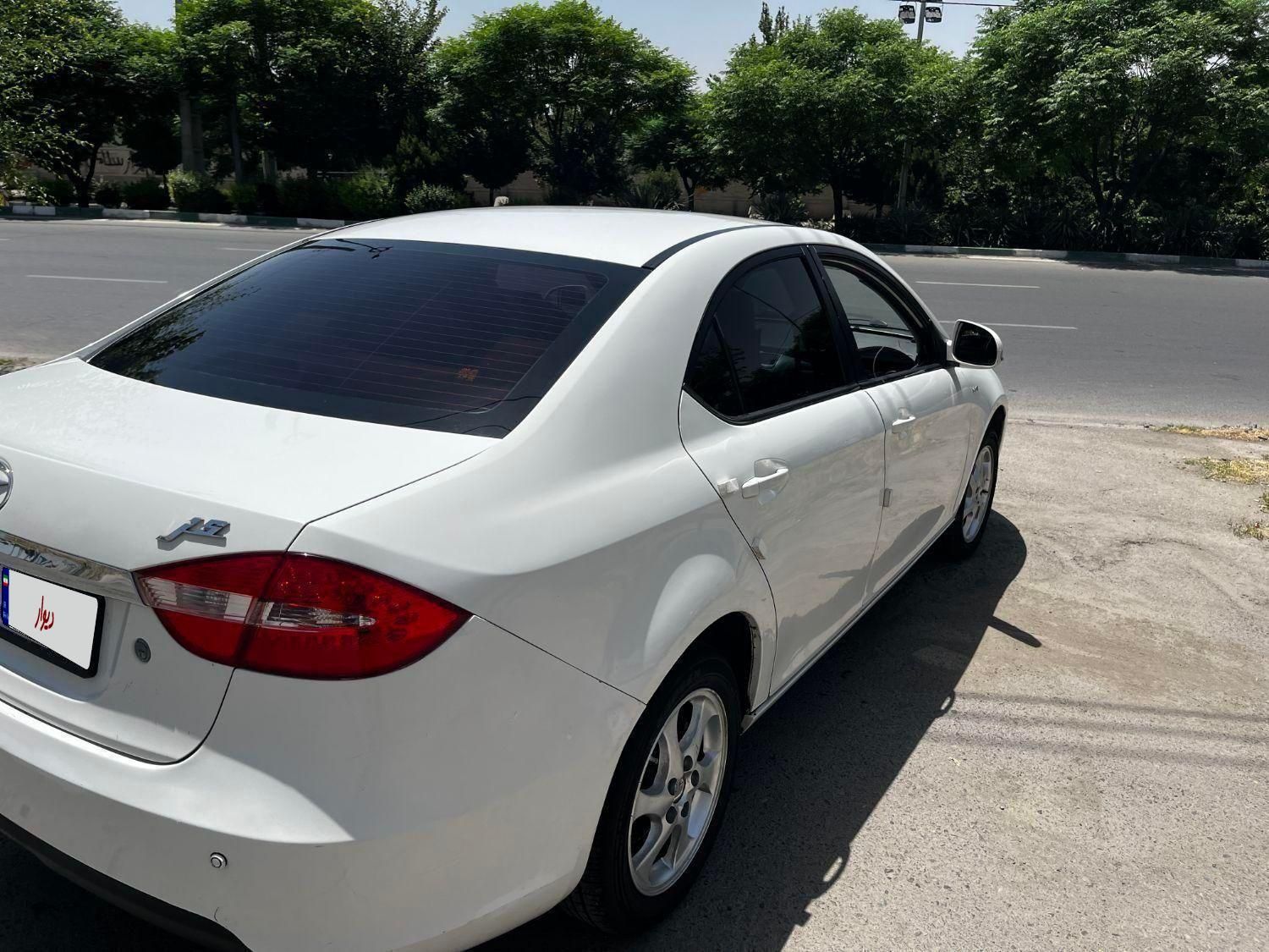 جک J5 دنده‌ای 1500cc، مدل ۱۳۹۲|خودرو سواری و وانت|نهاوند, |دیوار
