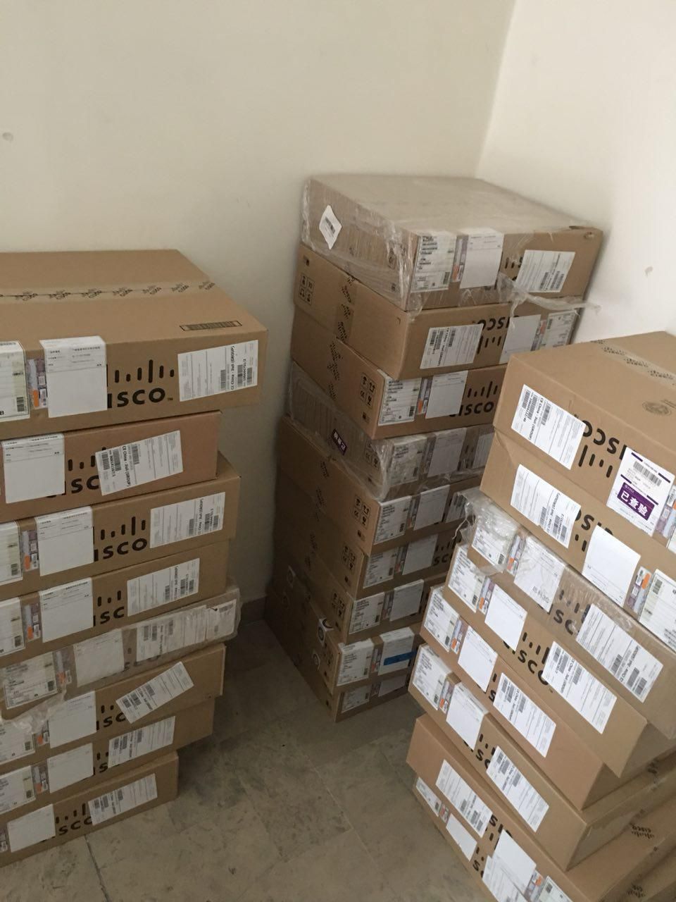 سوییچ شبکه سیسکو CISCO 3750|مودم و تجهیزات شبکه|تهران, جمهوری|دیوار