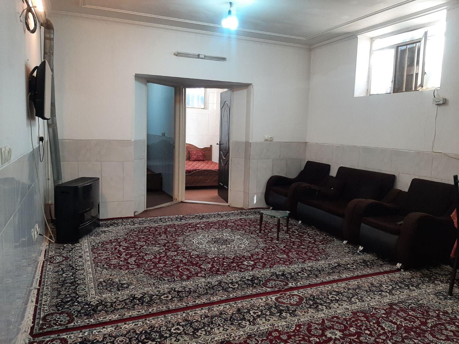 سوییت.منزل. سویت همکف با پارکینگ و کولر گازی|اجارهٔ کوتاه‌مدت آپارتمان و سوئیت|یزد, |دیوار