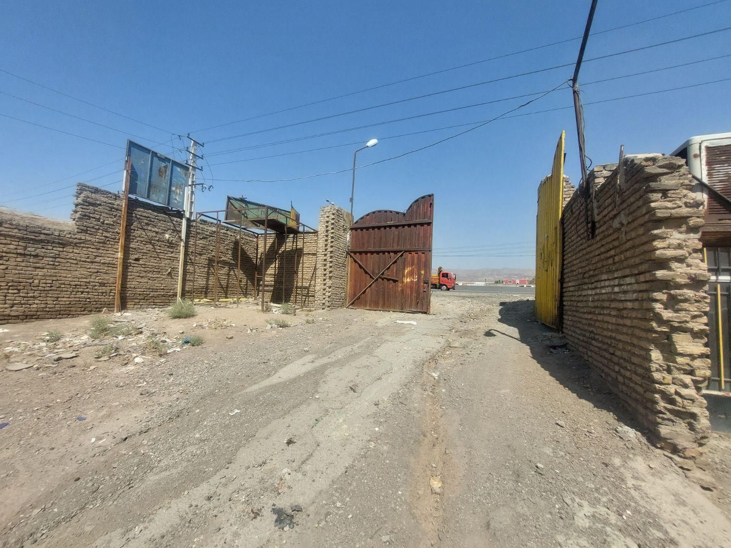 ۳۲۶۰ متر  ملک چهار دیواری بر جاده خاوران|فروش دفتر صنعتی، کشاورزی، تجاری|تهران, مشیریه|دیوار