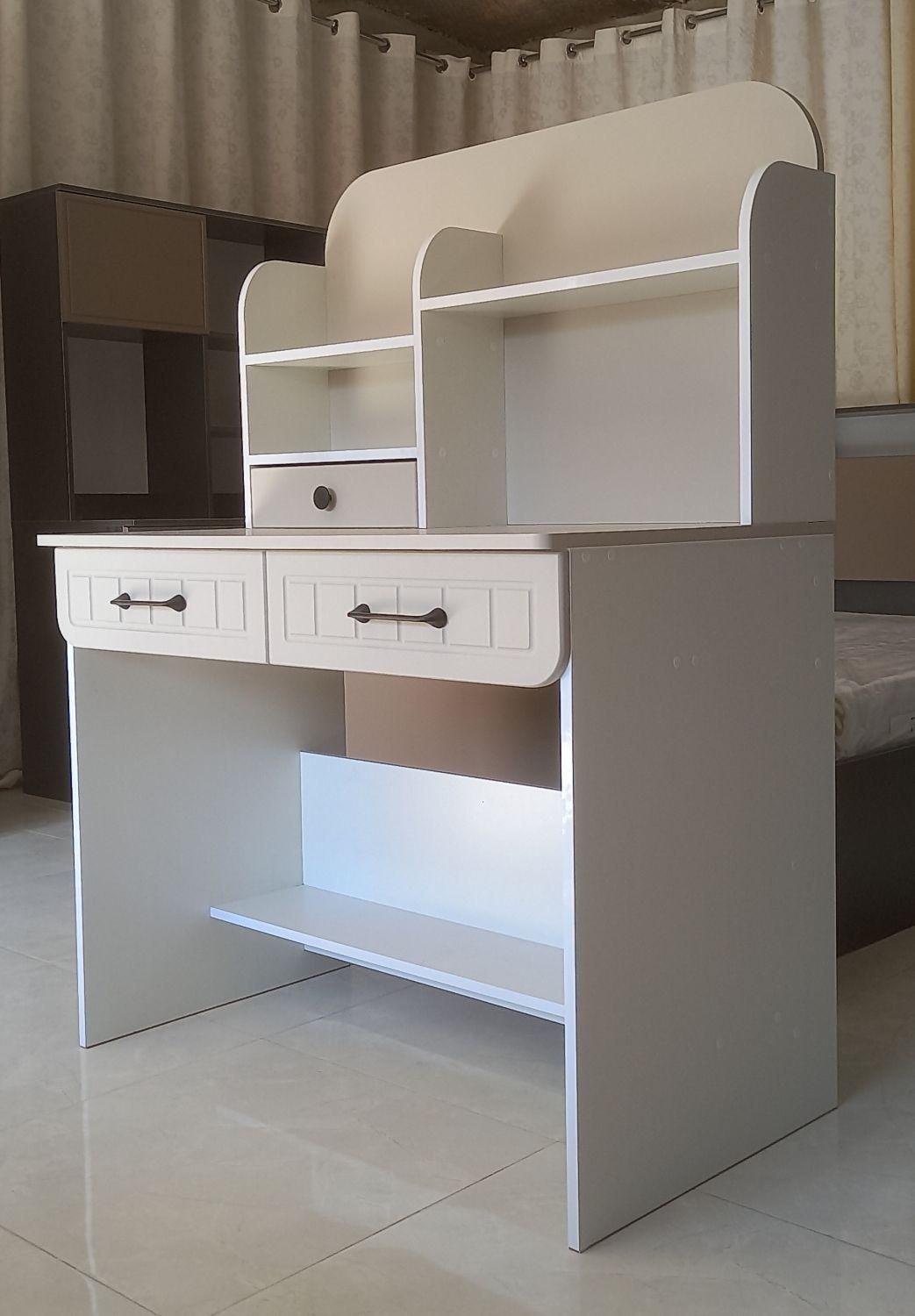 میز تحریر کتابخانه دار مدل ساحل|میز تحریر و کامپیوتر|کرج, مصباح|دیوار