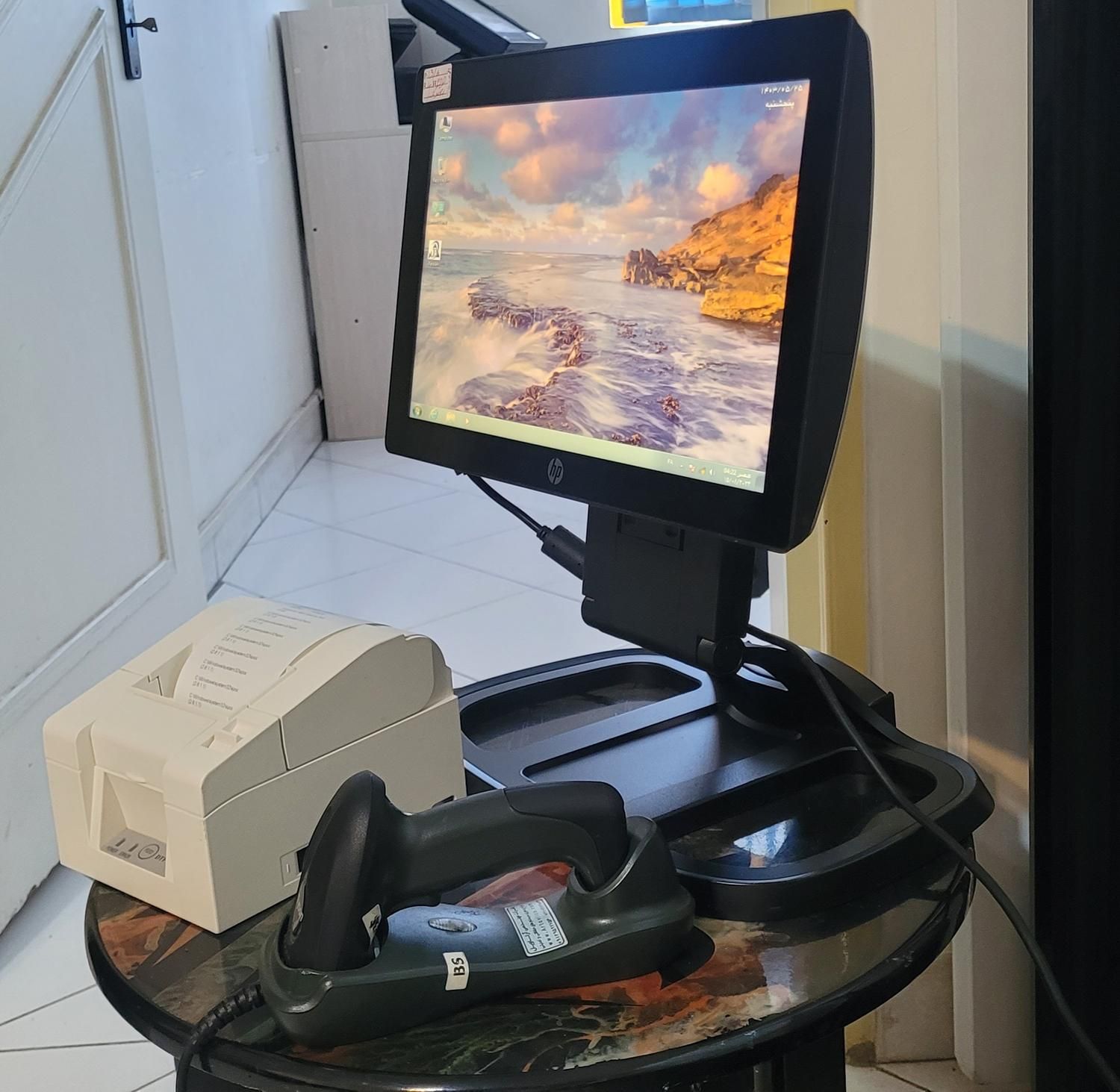 صندوق فروشگاهی تمام لمسی hp|فروشگاه و مغازه|تهران, هفت حوض|دیوار