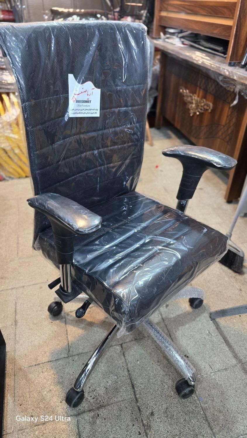 صندلی گردان کرکره اصلی کد shelman36|صندلی و نیمکت|مشهد, عبادی|دیوار