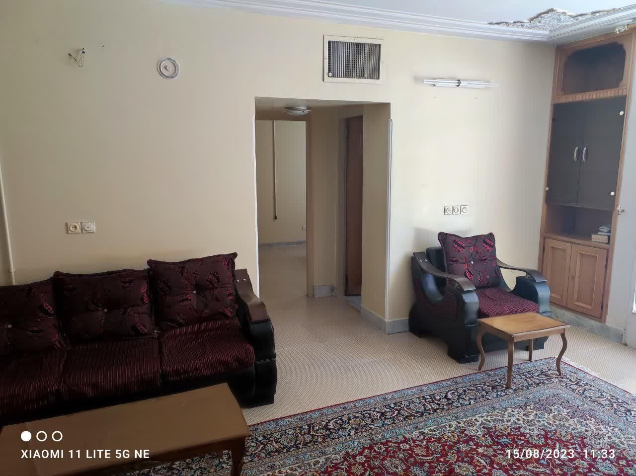 طبقه همکف وسط شهر نزدیک میدان نقش جهان وبازار|اجارهٔ کوتاه‌مدت آپارتمان و سوئیت|اصفهان, شهشهان|دیوار