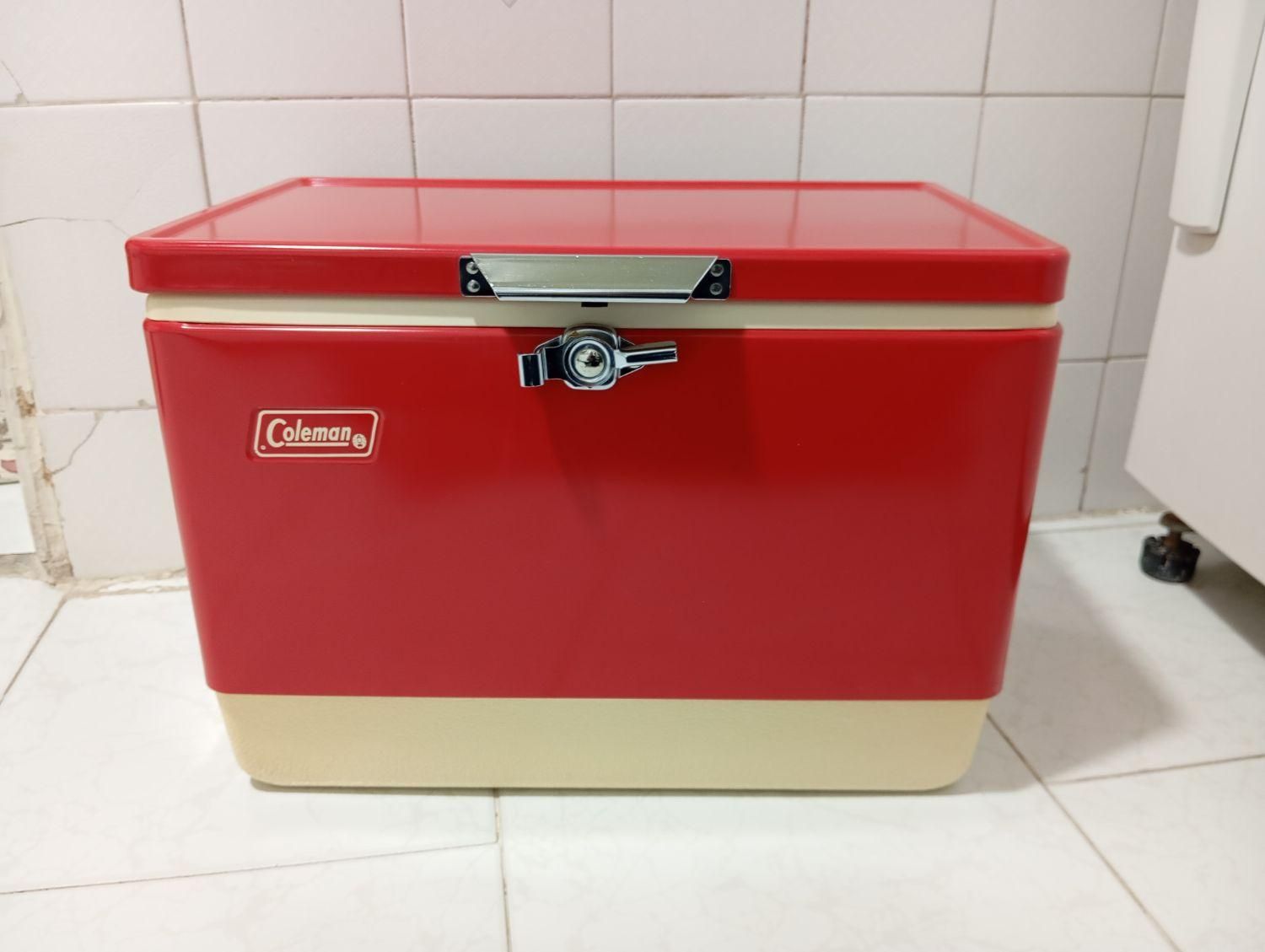 کلمن صندوقی آمریکایی ۲۸ لیتری آکبند برند (coleman)|ظروف نگهدارنده، پلاستیکی، یک‌بارمصرف|تهران, سازمان برنامه|دیوار