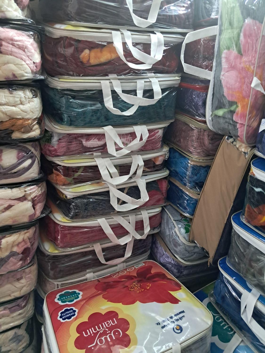 سرای ارزانی پتو|رختخواب، بالش، پتو|شیراز, شهرک گلها|دیوار