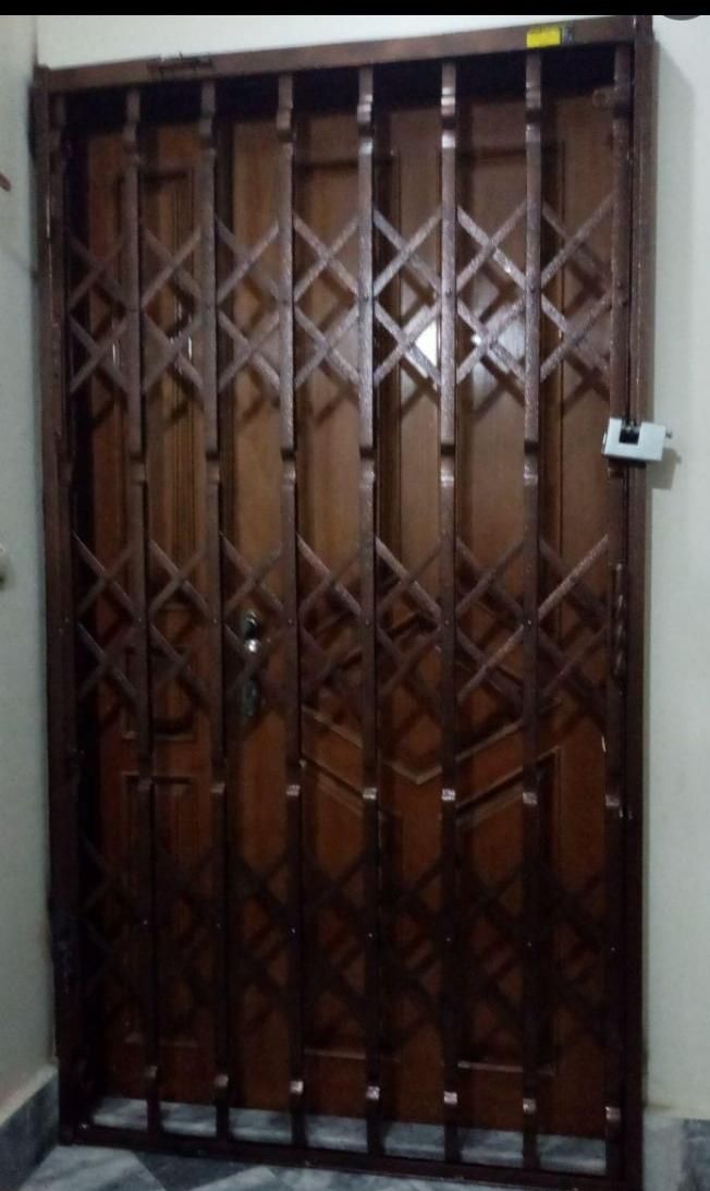 درب ضدسرقت حفاظ اکاردیونی پنجره نصب یک ساعته توری|عمده‌فروشی|مشهد, کوثر|دیوار