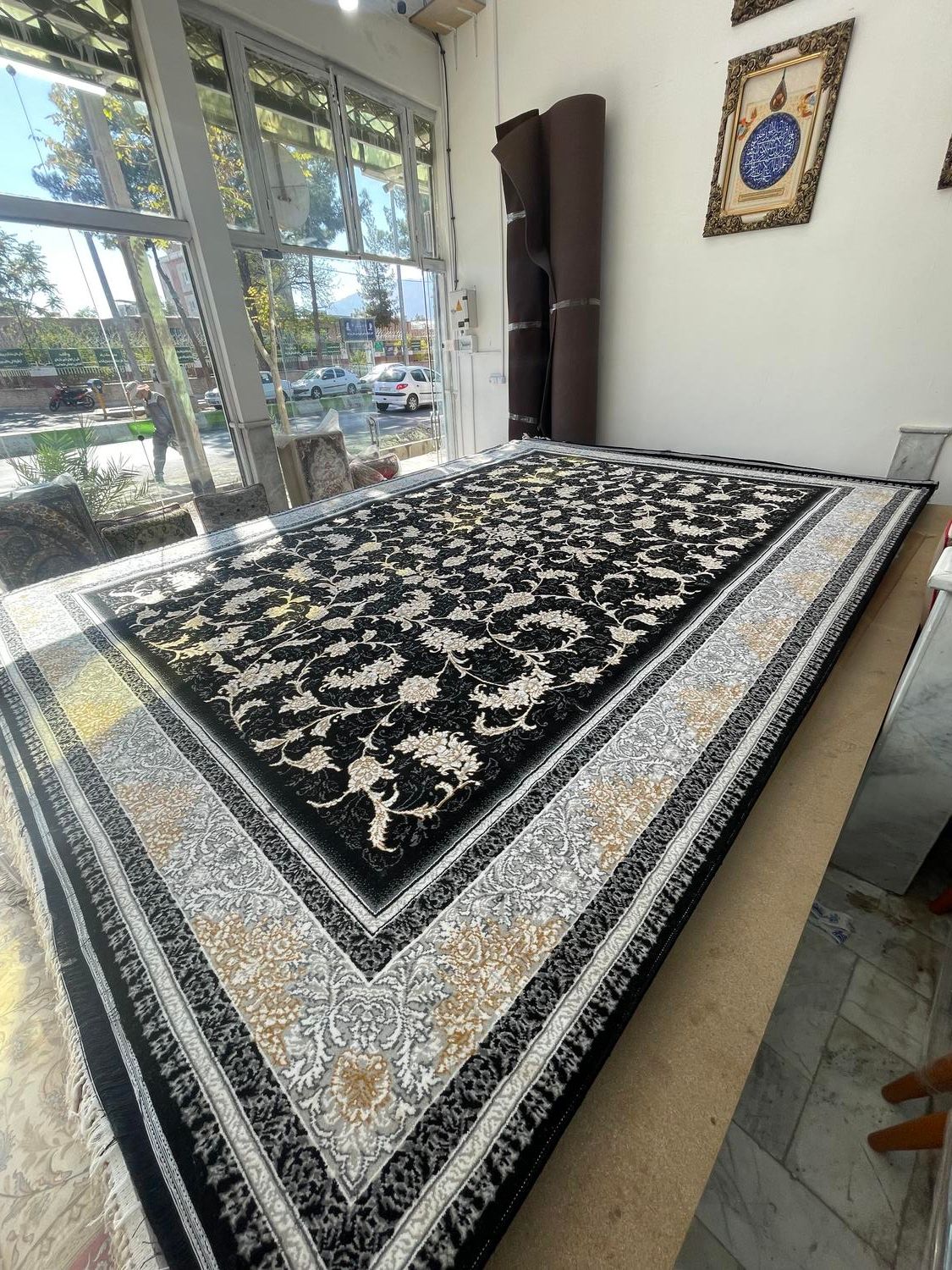 فرش طلاکوب بین مطهری ۱۳ و ۱۵ فرش دیبا|فرش|بیرجند, |دیوار