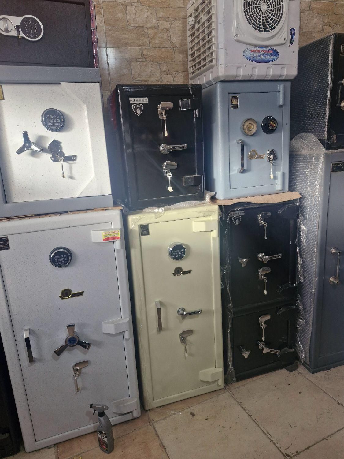 گاوصندوق 2000 کاوه خرم گاو صندوق *|ابزارآلات|تبریز, |دیوار