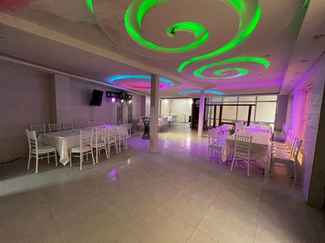 اجاره روزانه/هفتگی/ماهانه ویلا ۸۰۰ متری|اجارهٔ کوتاه‌مدت ویلا و باغ|ورامین, ورامین|دیوار