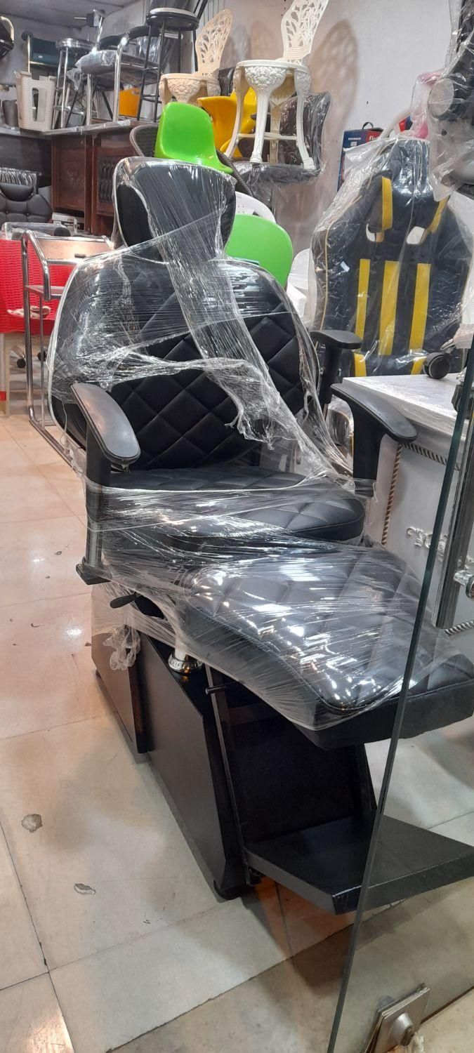 Beauty parlour chair low price 2024 olx