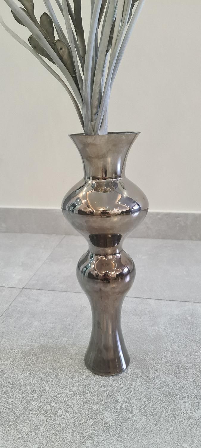 ** گلدان شیشه‌ای مدرن با گل فومی باکیفیت    **|صنایع دستی و سایر لوازم تزئینی|تهران, زرکش|دیوار