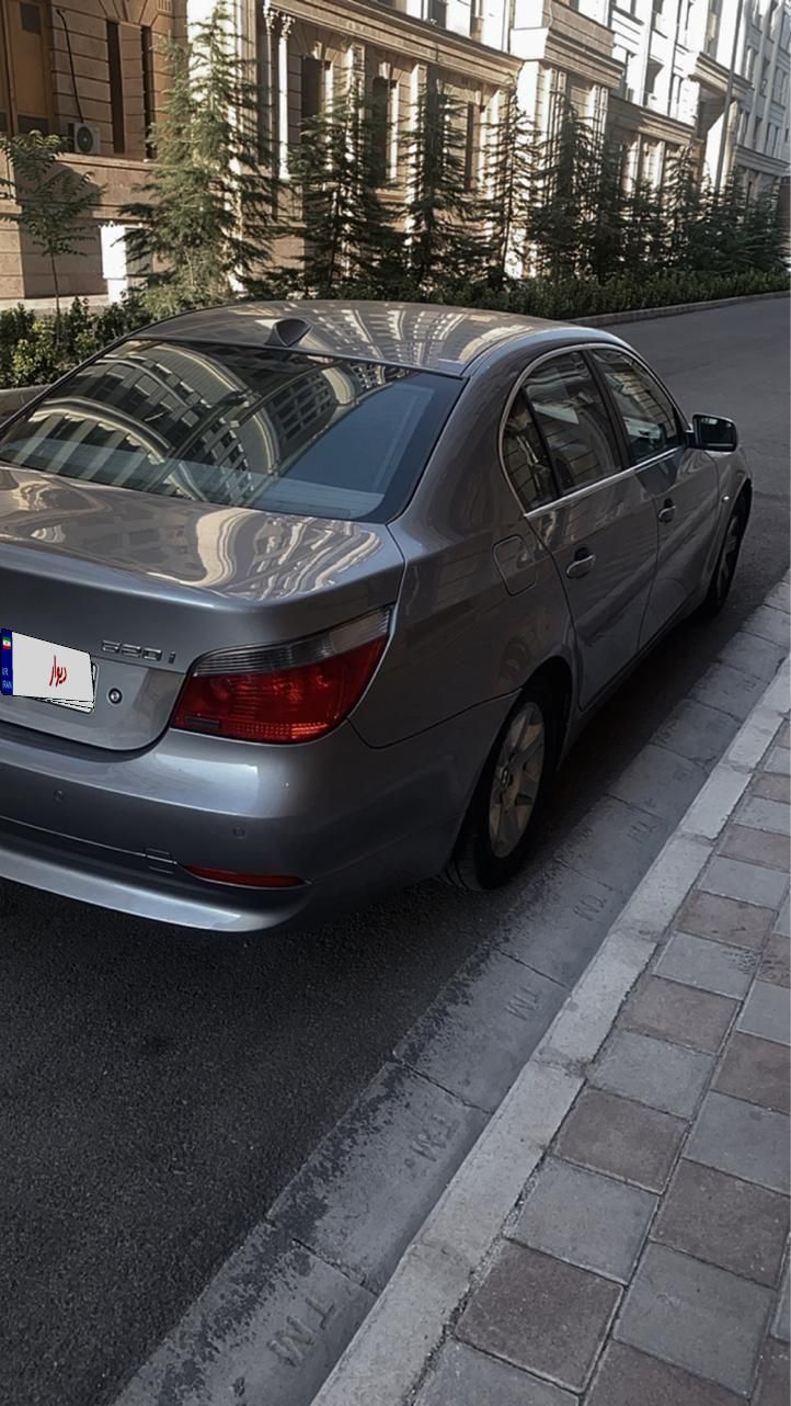 بی‌ام‌و سری 5  520i، مدل ۲۰۰۵ ترخیص ۲۰۰۸بدون رنگ|خودرو سواری و وانت|تهران, هروی|دیوار