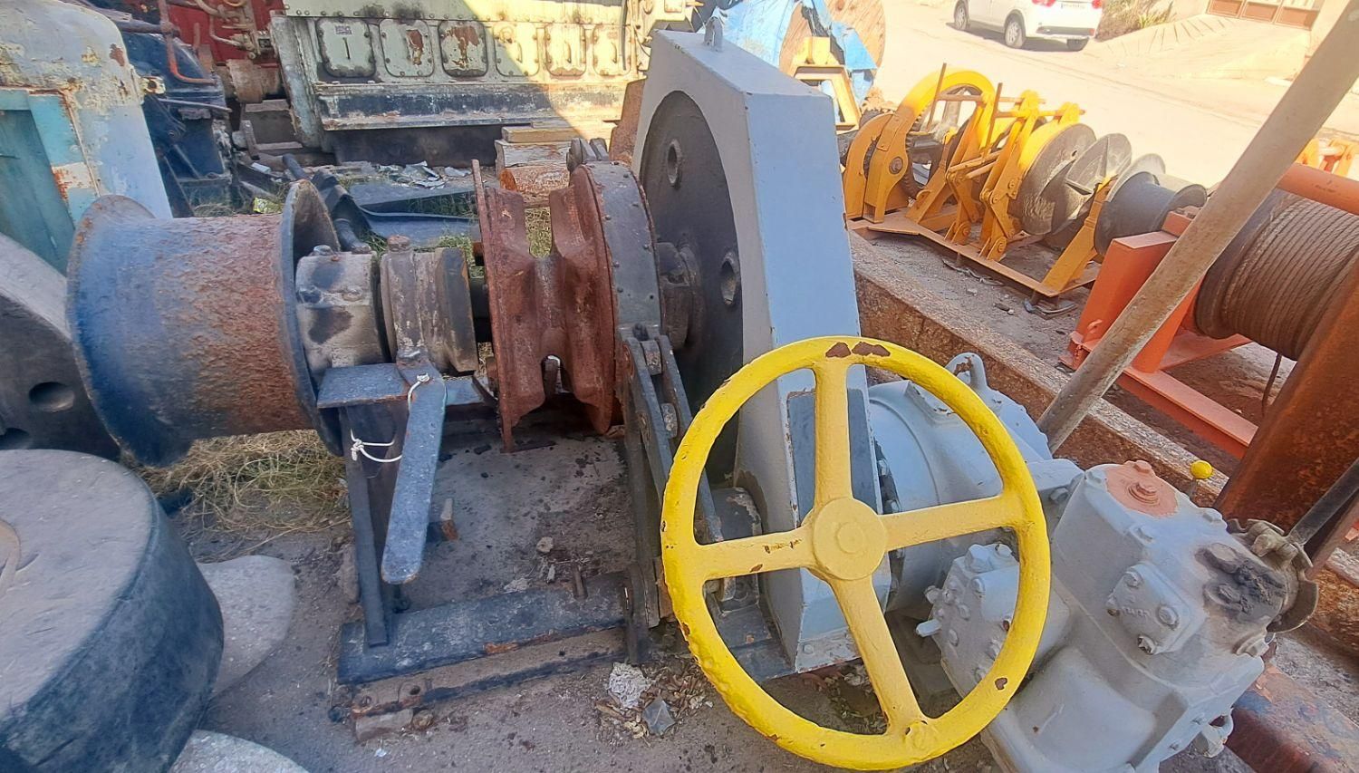 دو دستگاه وینچ چپ و راست هیدرولیک|قایق و سایر وسایل نقلیه|بوشهر, |دیوار