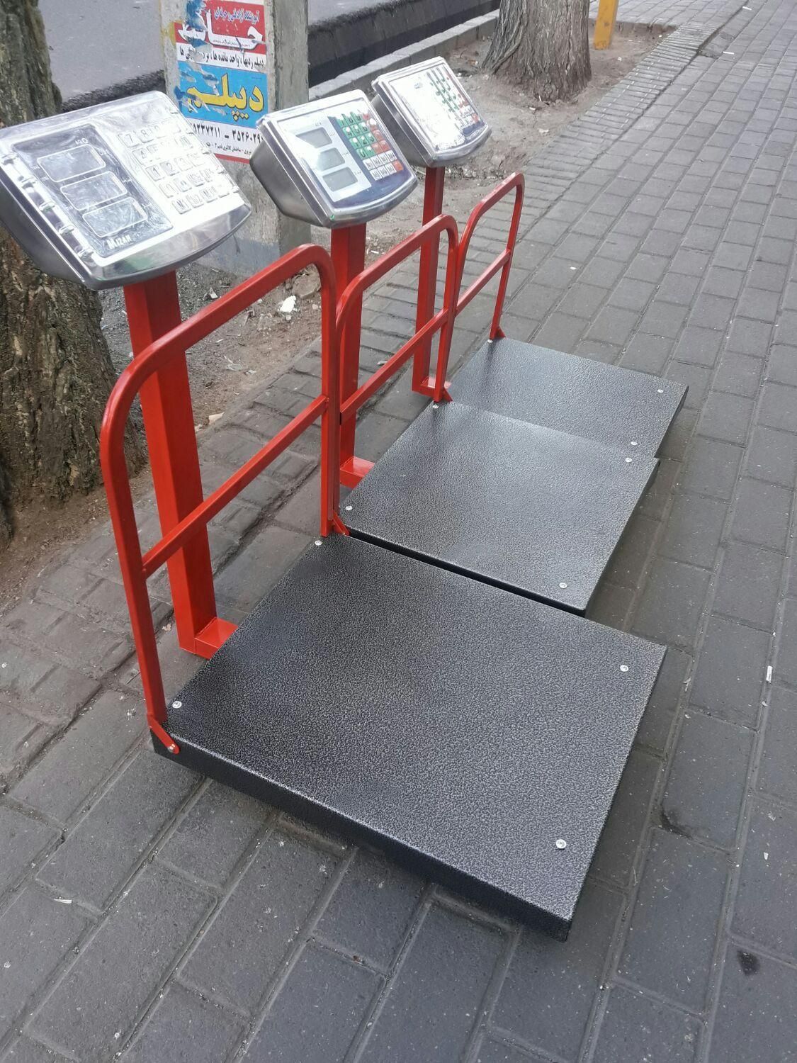 باسکول ۲۰۰ کیلویی ۴۰در۴۰|فروشگاه و مغازه|تبریز, |دیوار