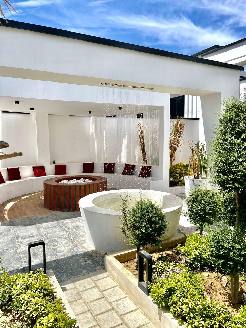 ویلا مدرن مراکشی|اجارهٔ کوتاه‌مدت ویلا و باغ|تهران, چیتگر جنوبی|دیوار