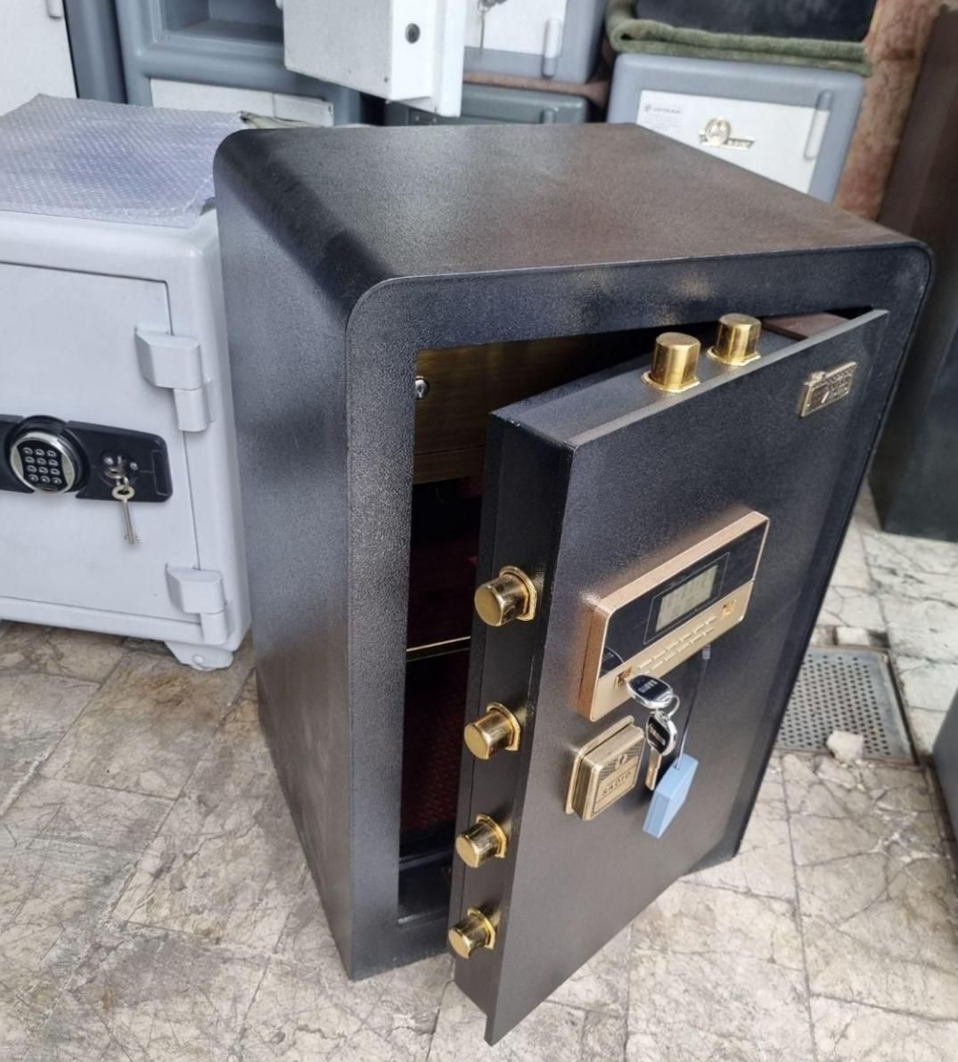 گاوصندوق باغستان حصارک کمالشهر فردیس|ابزارآلات|فردیس, فردیس|دیوار